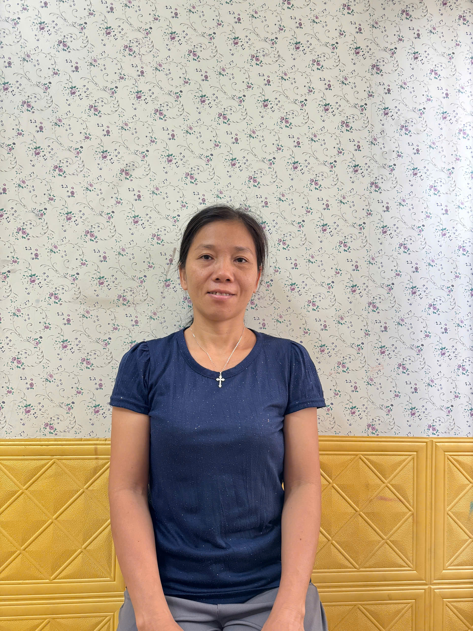 Chị Viết Hà, sinh năm 1983, quê quán Bình Thuận. Cần tìm việc làm lâu dài ổn định.