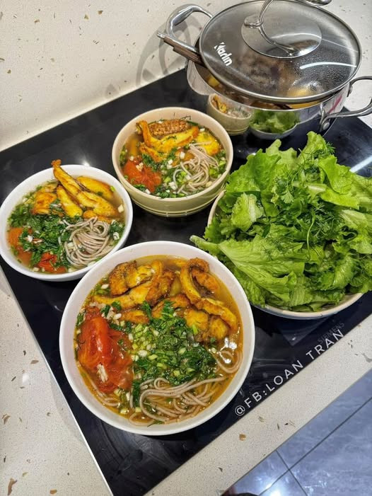 📢 TUYỂN NGƯỜI NẤU ĂN GIA ĐÌNH 📍 Địa điểm làm việc: QUẬN 10 _ HCM