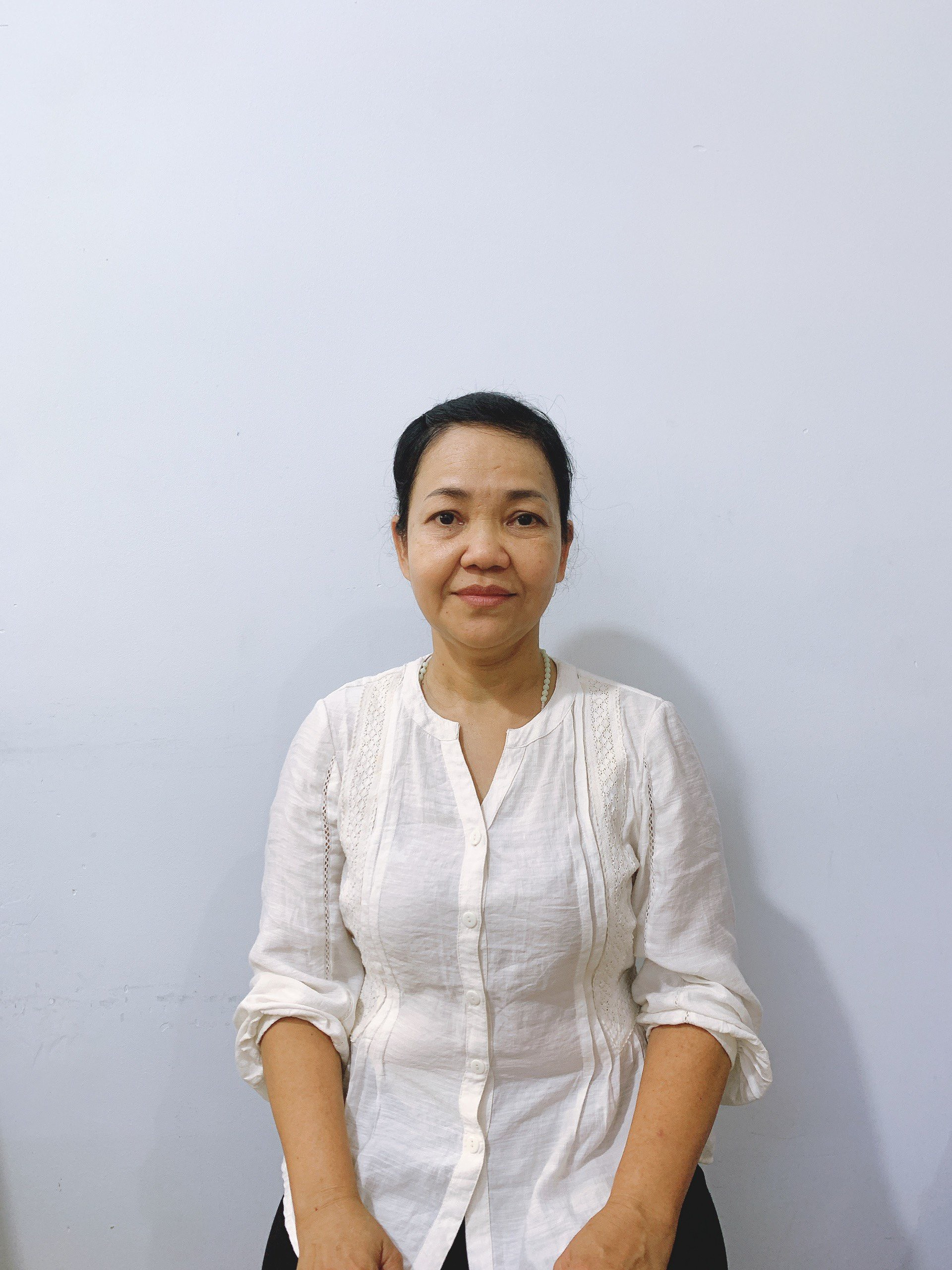 Cô Trịnh Thị Kim Oanh, sinh năm 1970, quê ở Tây Ninh.