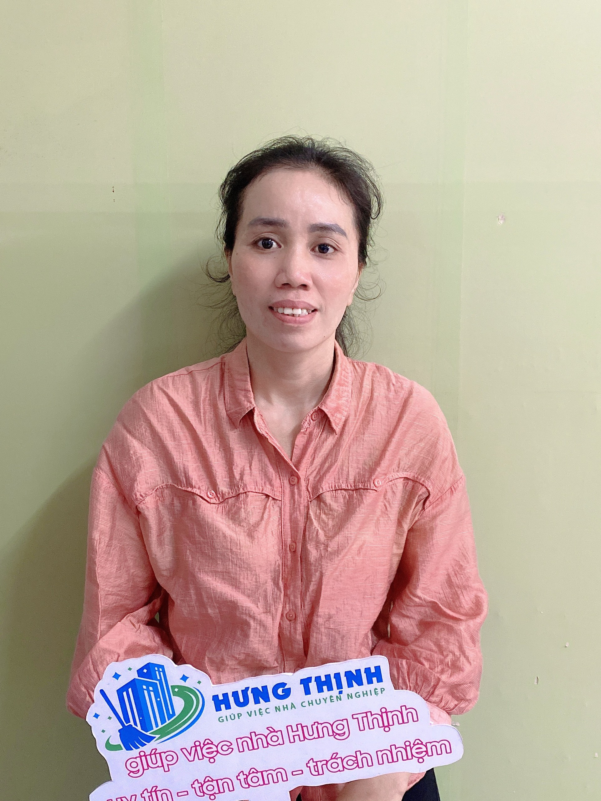 Em đang tìm việc cho chị My ạ