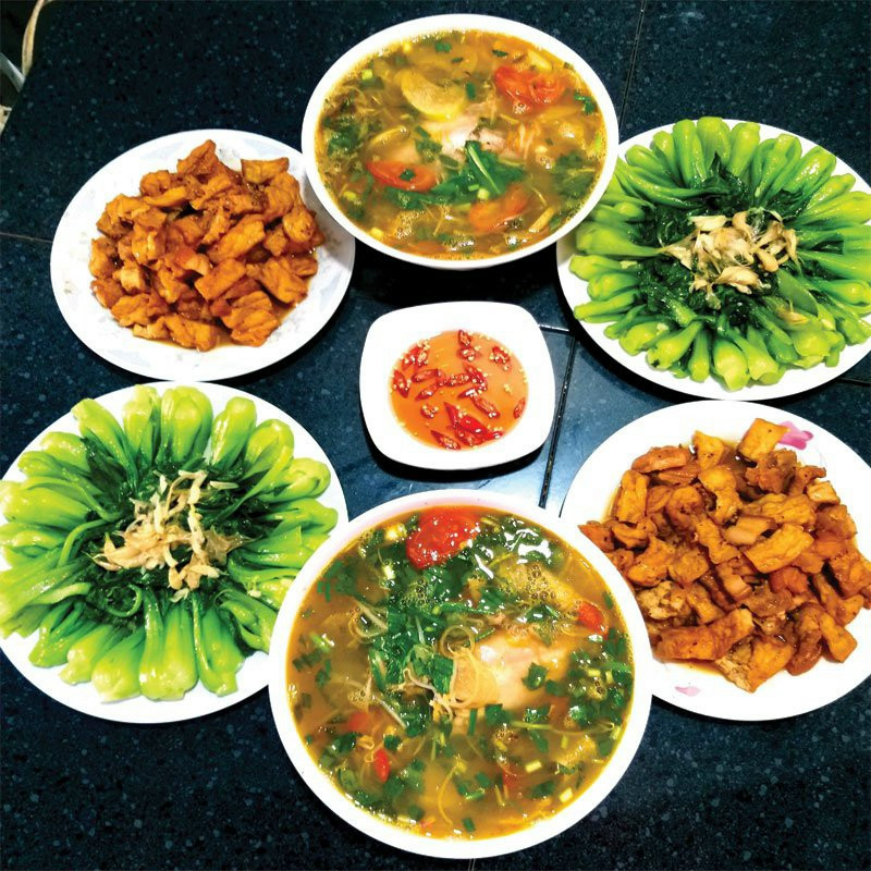 Nhà em có 3 thành viên người lớn hết nhà 1 trệt 1 lầu  tuyển cô giúp viêc