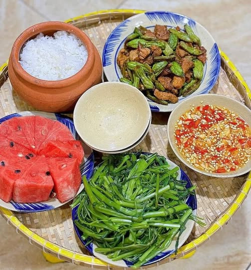 NHÀ MÁY ĐÁ BAZAN TUYỂN DỤNG:
