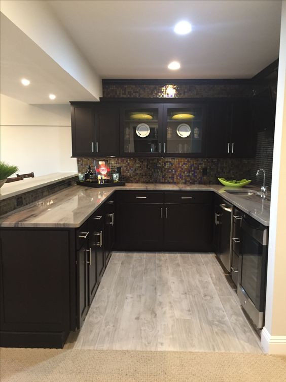 Nhà 2 lầu ở quận Tân Bình cần chị về giúp việc, lương 12 triệu.