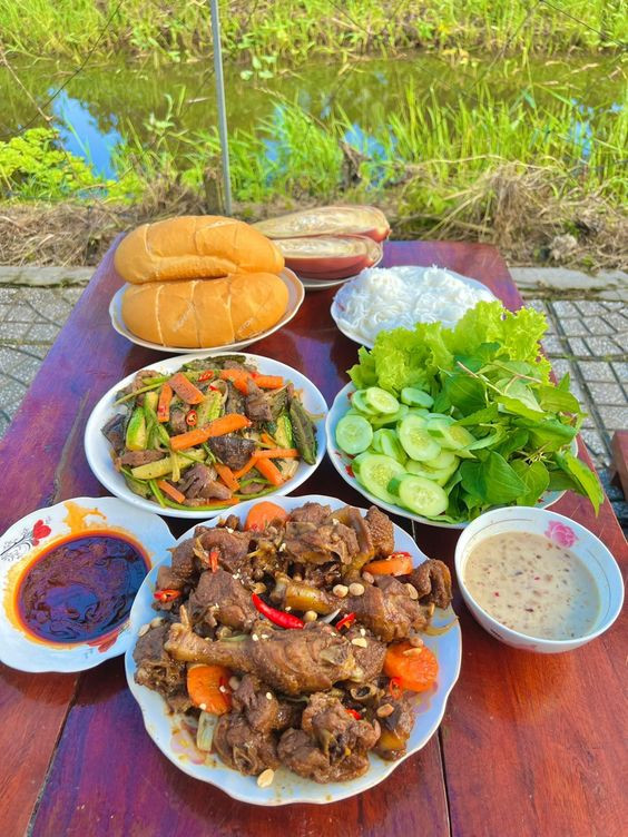 TẠI ĐƯỜNG TÔ HIẾN THÀNH QUẬN 10 ĐANG TUYỂN CÔ GIÚP VIỆC NHÀ