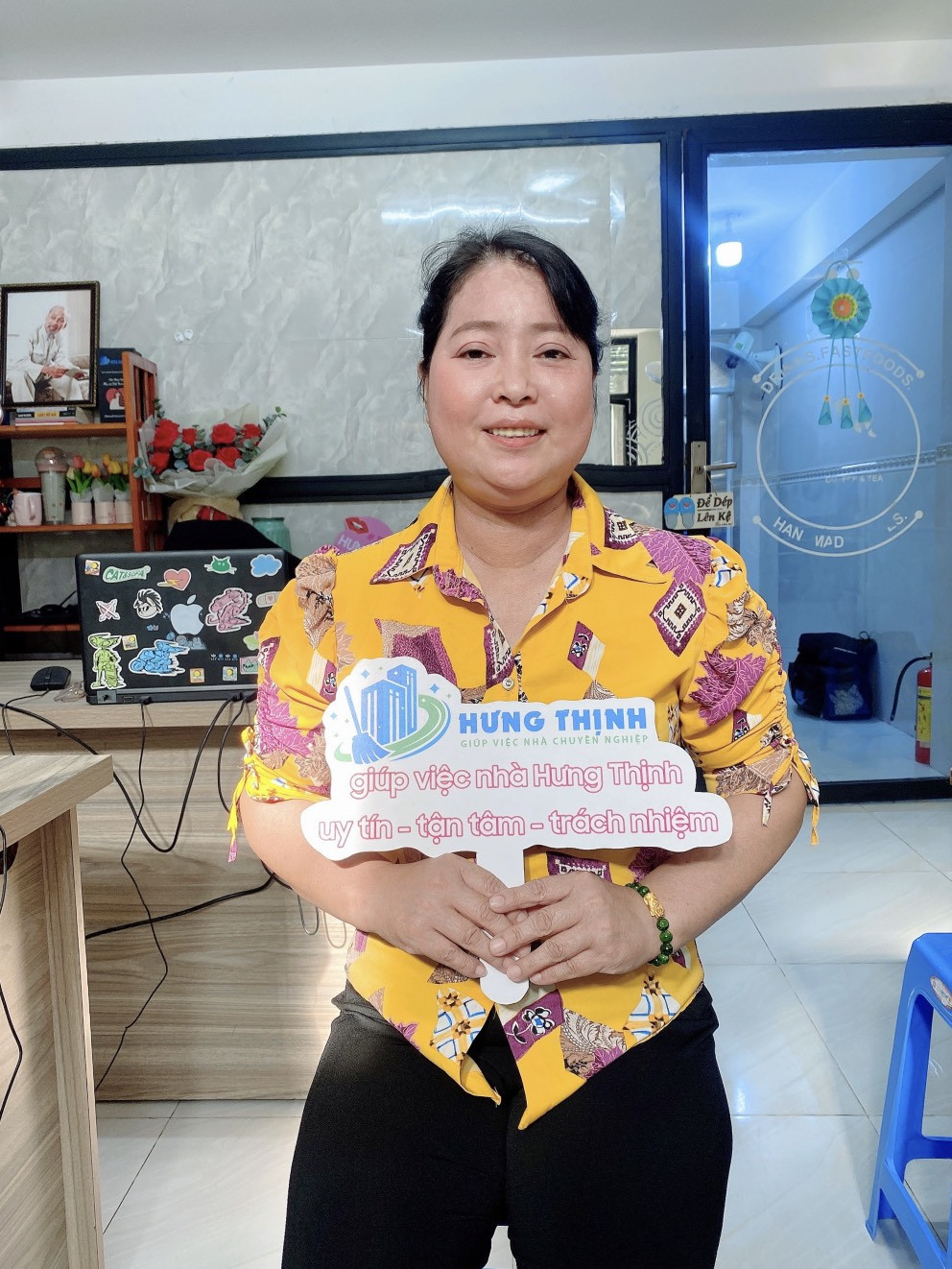 Chị Hồng Châu, sn1980, quê Kiên Giang. cần việc làm chăm bé , lương 8tr.