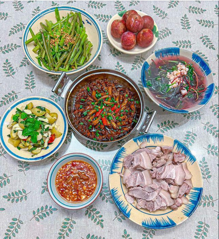 NẤU ĂN CHO GIA ĐÌNH Ở QUẬN 2(CẦN NGƯỜI Ở LẠI)