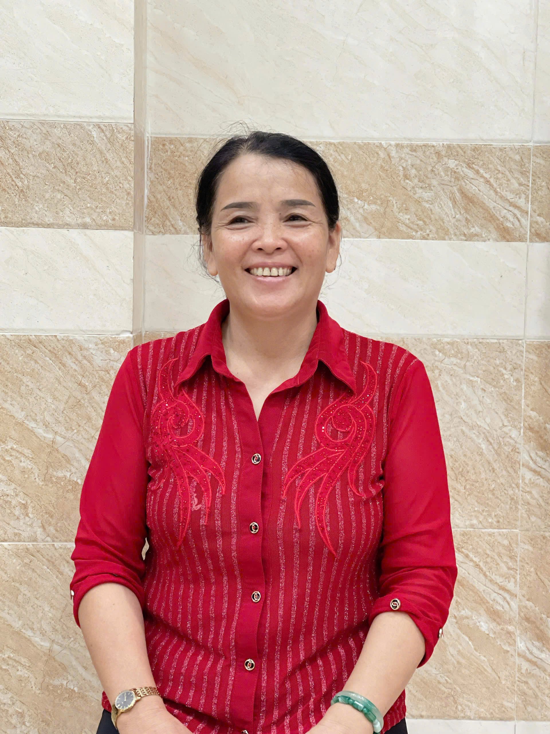 Chị  Nguyễn Thị Chờ Sinh năm: 1973 Quê quán: Kiên Giang. CẦN VIỆC GẤP !!