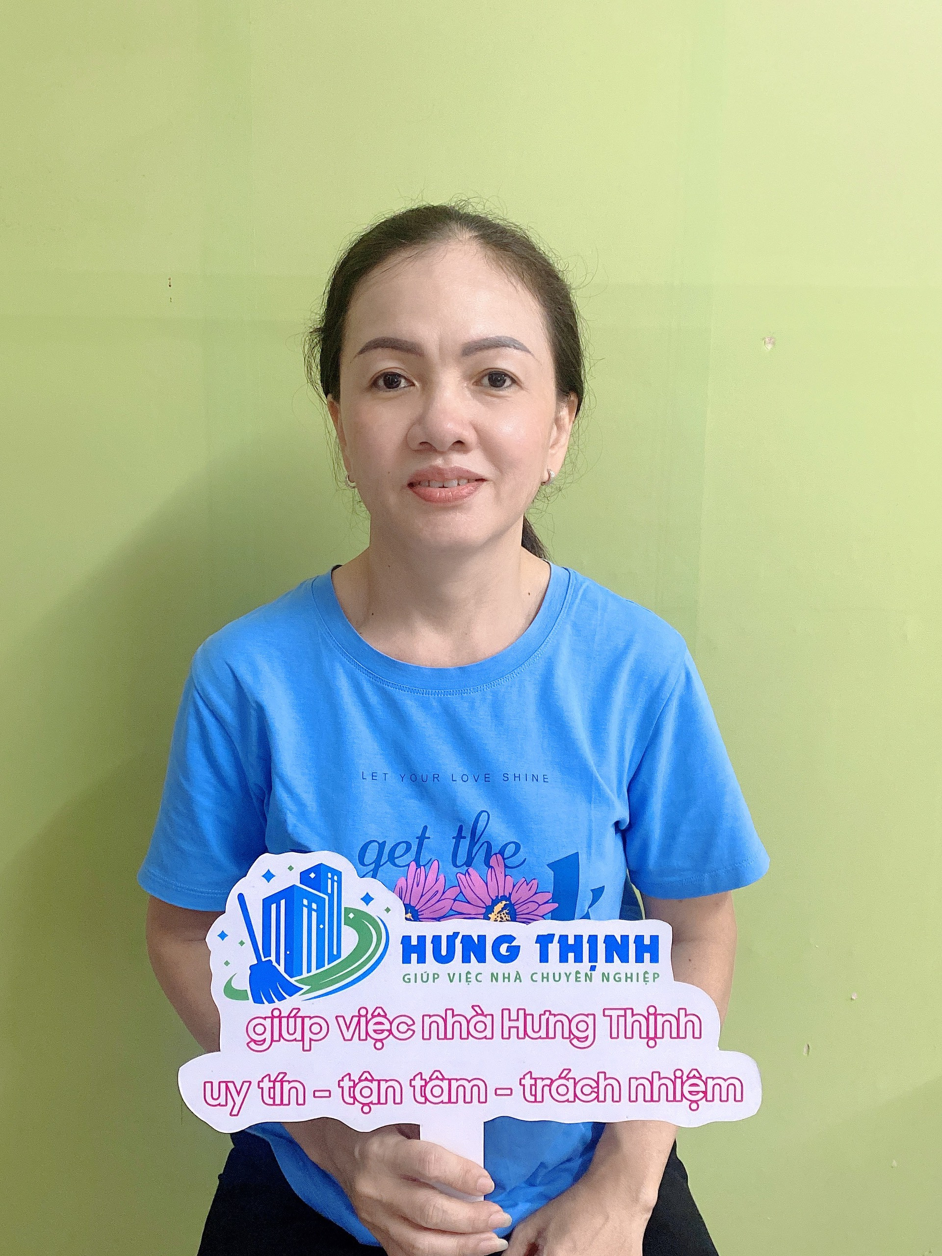 Chị Hồng đang tìm  việc bao ăn ở lại ạ