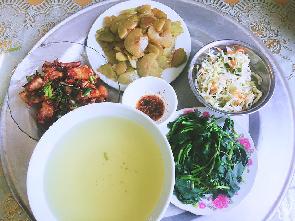 Em Cần Chị chăm bà , nhà em ở lê ngô cát quận 3, Lương 11 triệu, bao ăn ở.