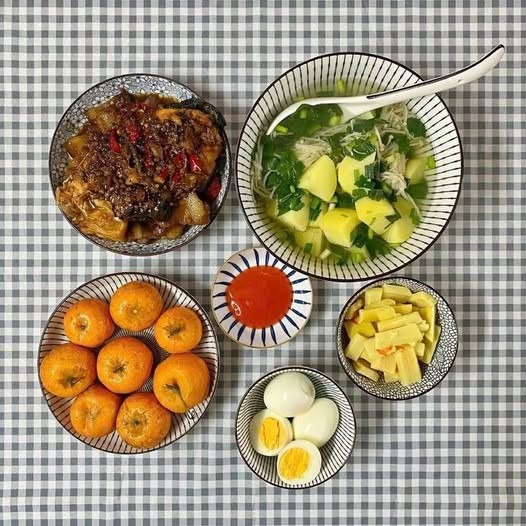 Cần tìm người giúp việc ở lại với gia đình. lương 12 củ