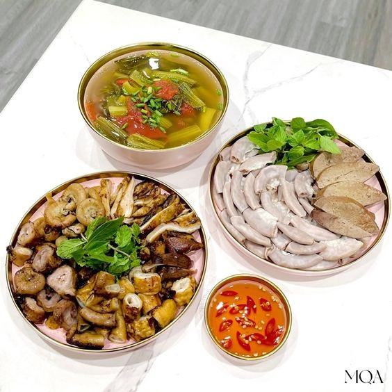 Tuyển Chị Giúp Việc Làm Q7, Nhà 3 Người, Lương 10 Triệu Bao Ăn Ở.