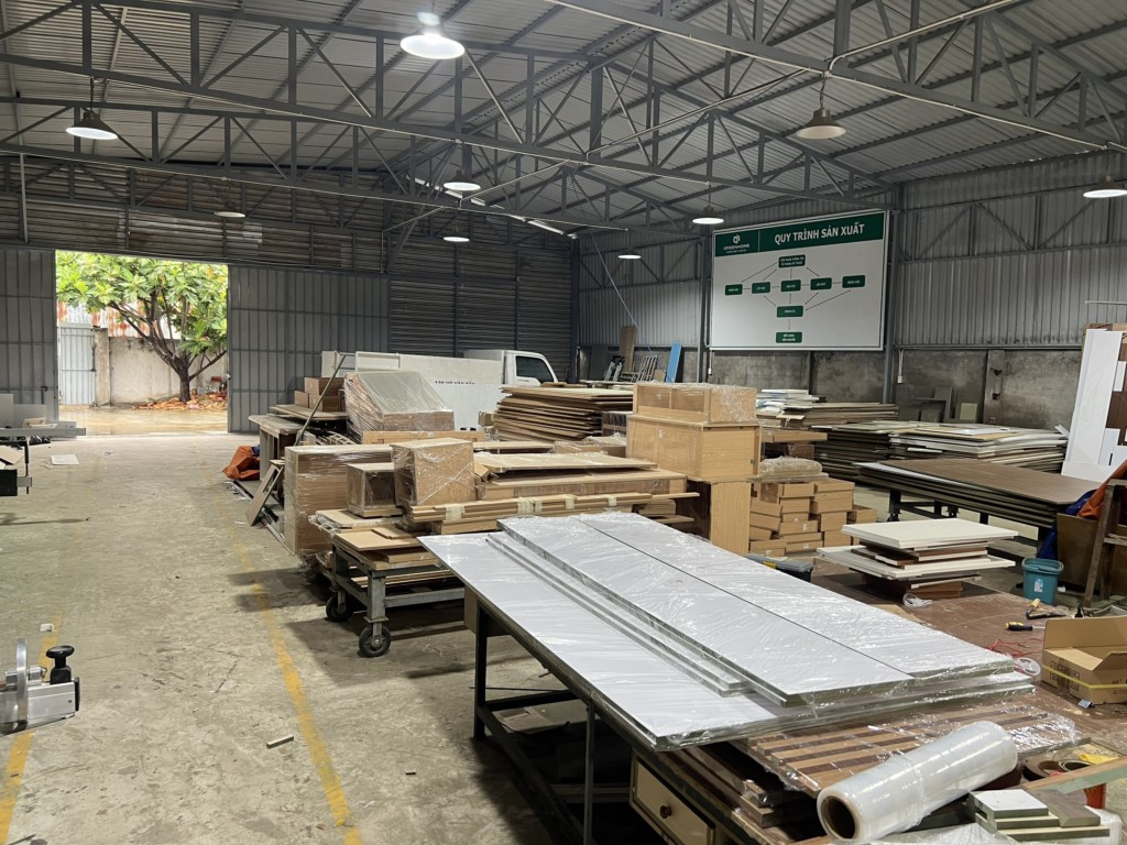 cần tuyển nam bảo vệ