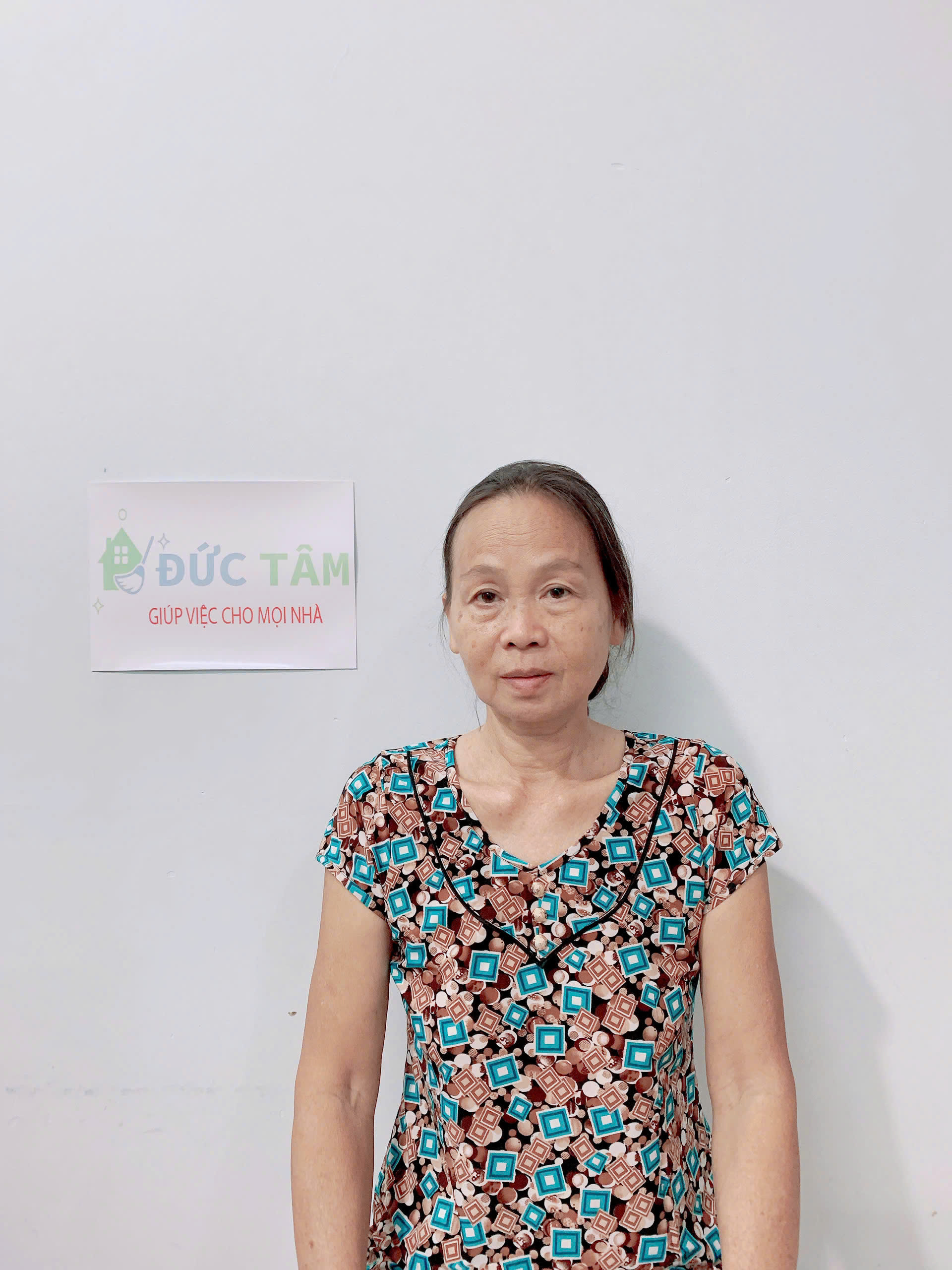 Cô Trần Thị Vân, sinh năm 1967, quê quán Vĩnh Long. Luôn nhiệt tình vui vẻ. Cần Việc Gấp !!