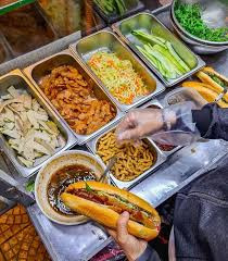 Cần tìm người phụ bán bánh mì