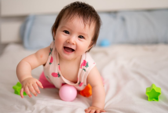 Nhà mình ở Bình Tân đang cần tìm người chăm bé (Ở LẠI)