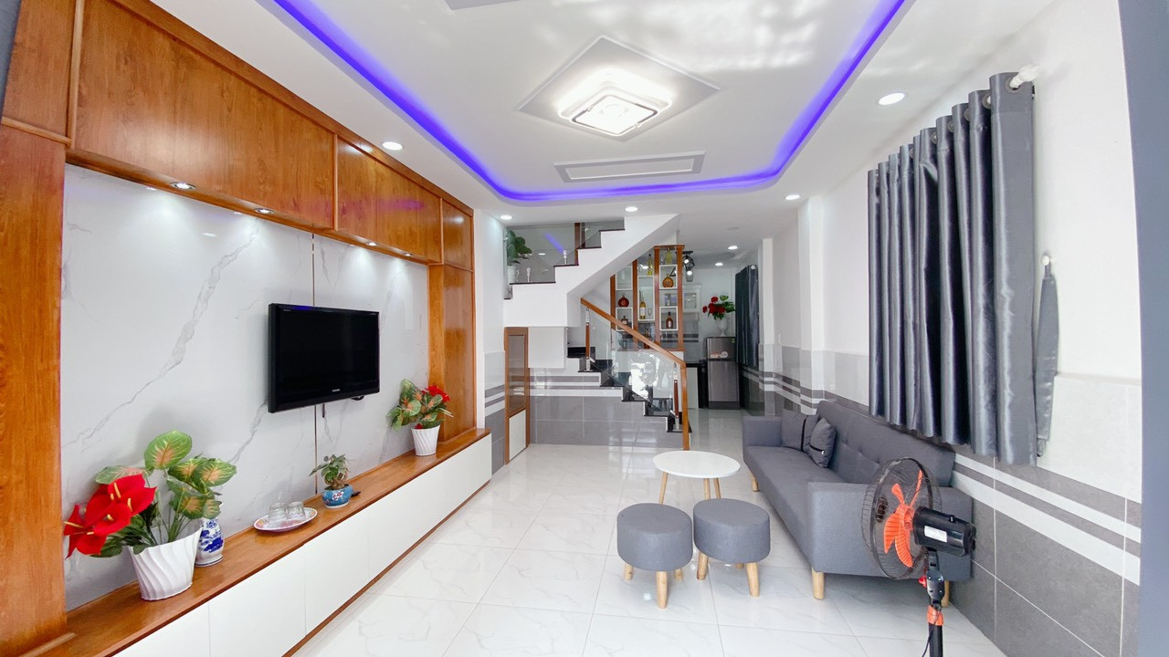 Cần chị giúp việc nhà ( bao ăn ở). ở vườn lài quận 12