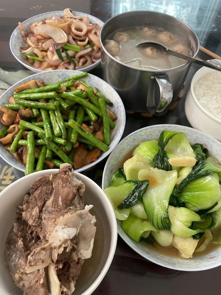 TRONG HÔM NAY EM CẦN TÌM GẤP 1 CHỊ CHUYÊN GIÚP VIỆC NHÀ TẠI QUẬN 1