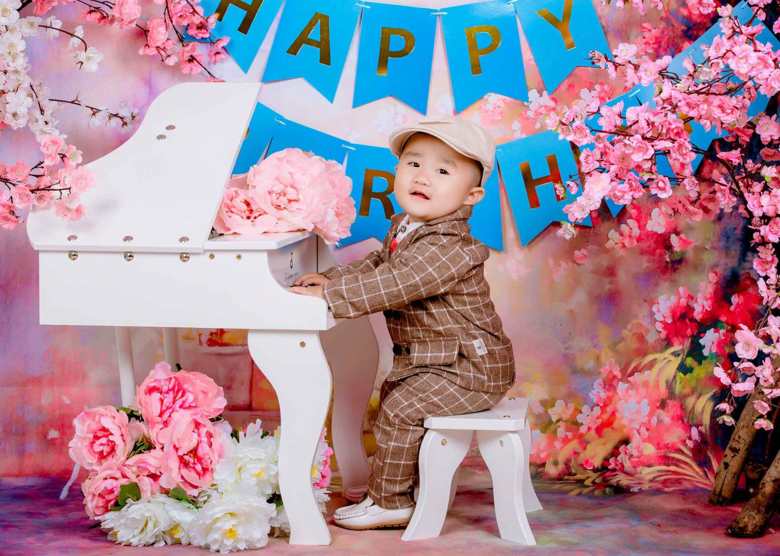 Nhà mình ở Bình Tân đang cần tìm người chăm bé (Ở LẠI)