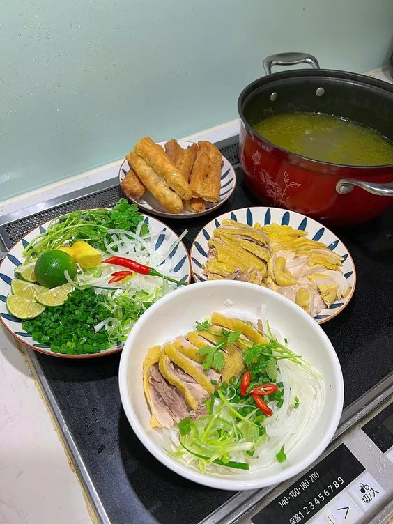 Nhà em 1 trệt 1 lầu cần tìm gấp 1 chị chuyên giúp việc nhà bao ăn ở lại tại quận 1