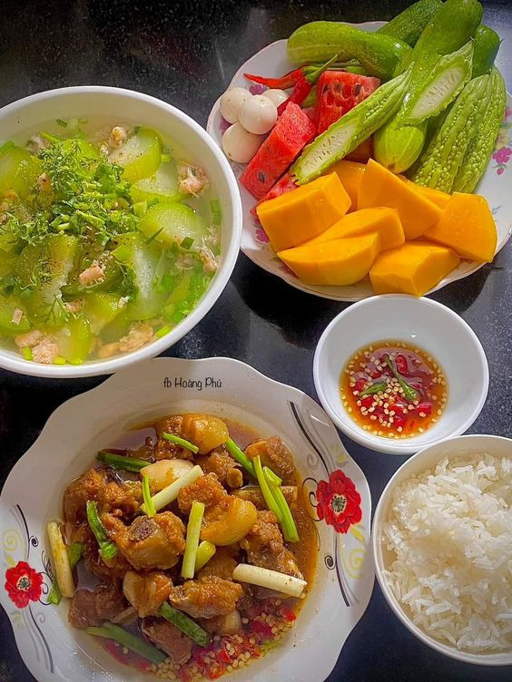 Nhà 1 lầu, 2 mẹ con ở Quận 12 tìm chị giúp việc bao ăn ở.