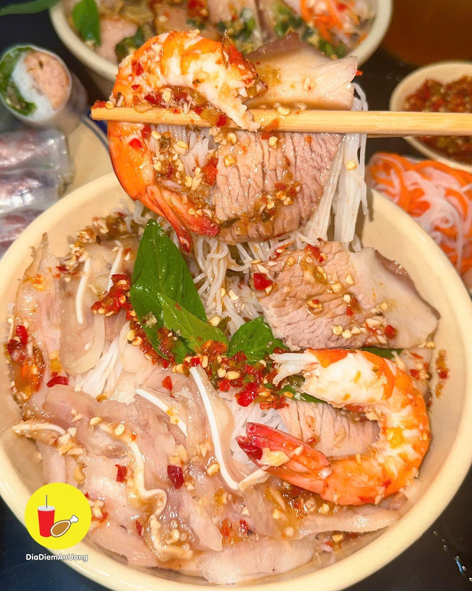 CẦN TUYỂN CÔ GIÚP VIỆC NHÀ - LƯƠNG CAO