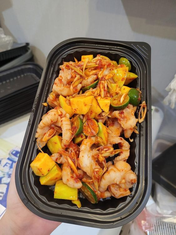 Chị gái e đang tuyển gấp chị giúp việc nhà cho gd 3 người với mức lương 10triêu !