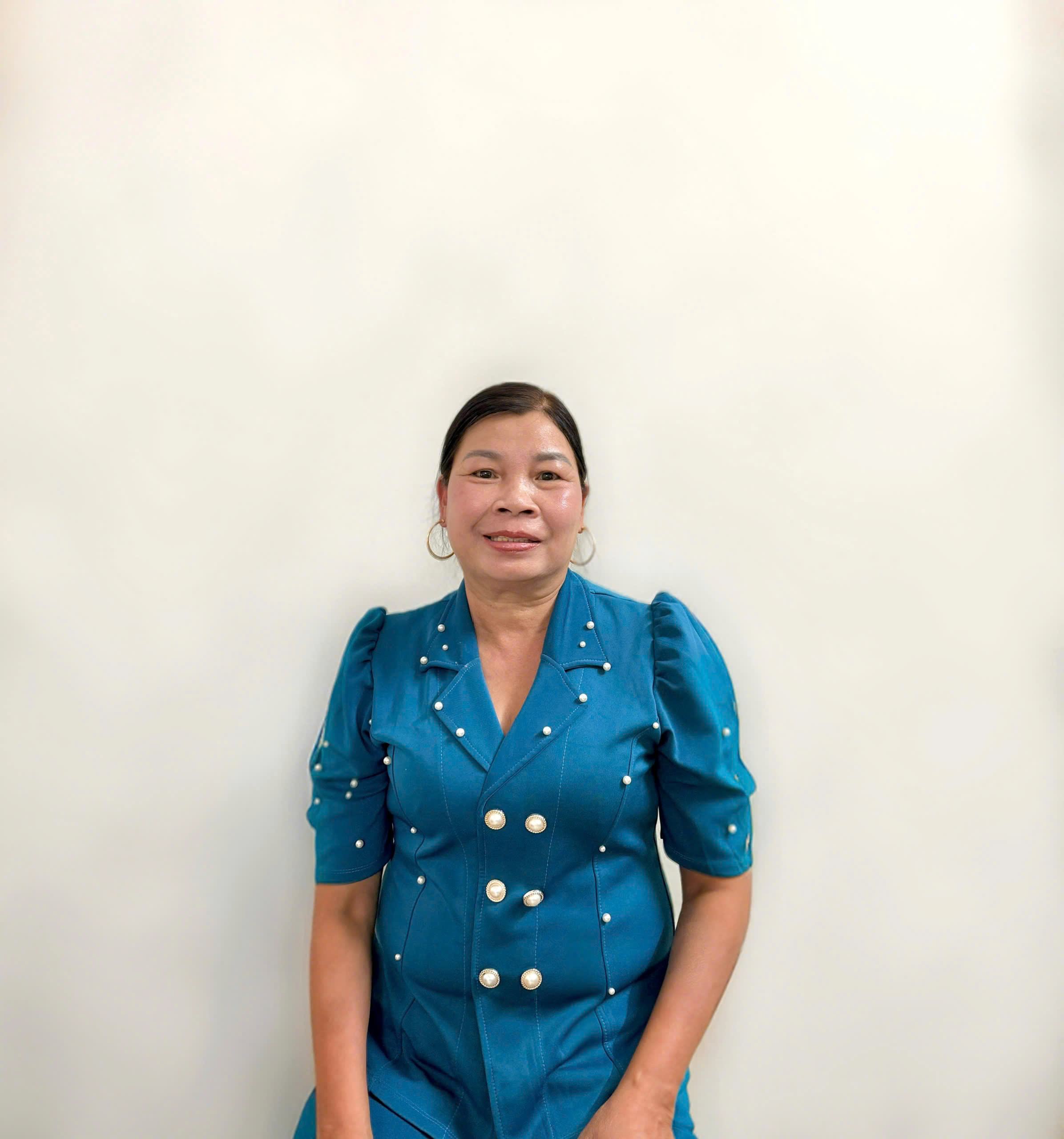 Cô HOÀNG THỊ KHUYÊN Quê quán: Thái Bình