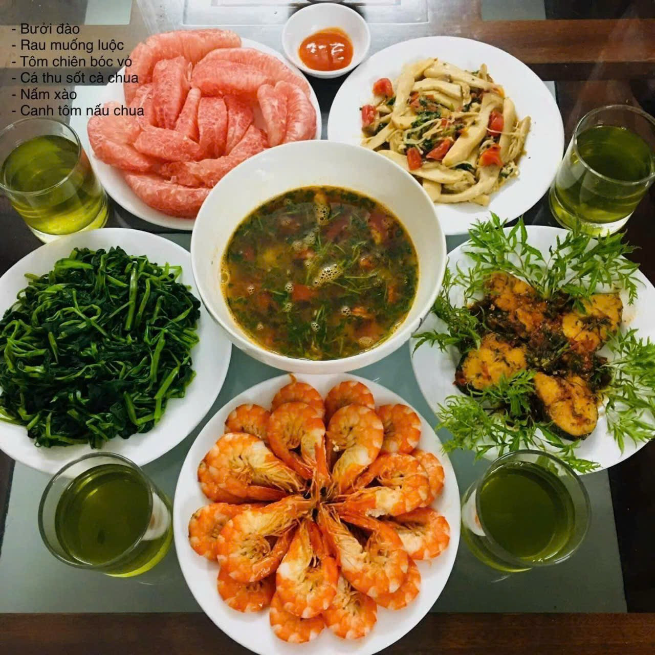 Tuyển chị giúp việc nhà , lương 10 triệu( bao ăn ở ) quận 8. Dưới 45 tuổi , sức khỏe tốt.